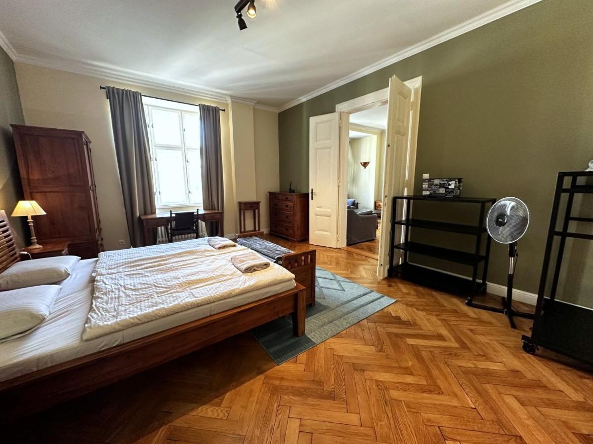Gorkeho Apartment In City Centre 布拉迪斯拉发 外观 照片